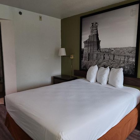 Super 8 By Wyndham Austin North/University Area Esterno foto