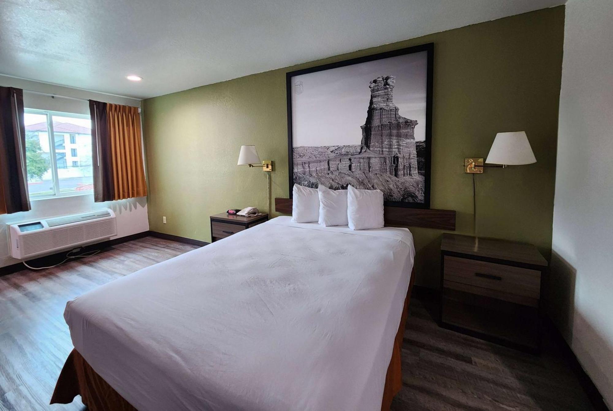 Super 8 By Wyndham Austin North/University Area Esterno foto