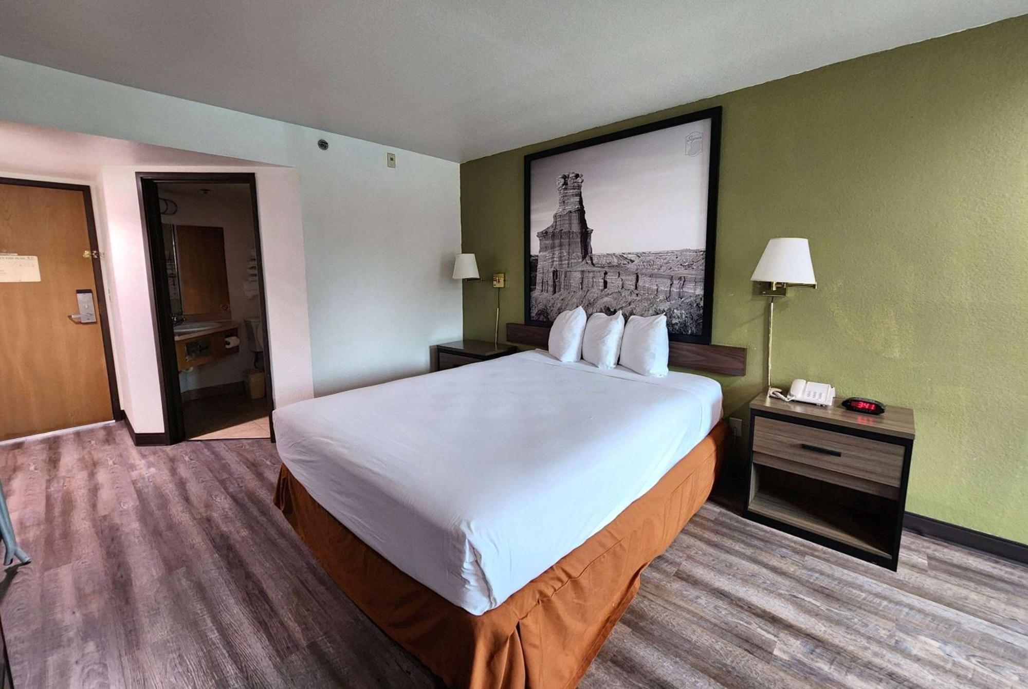 Super 8 By Wyndham Austin North/University Area Esterno foto