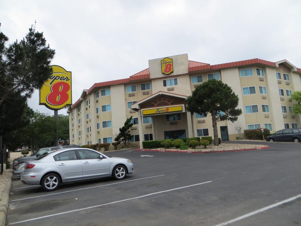 Super 8 By Wyndham Austin North/University Area Esterno foto